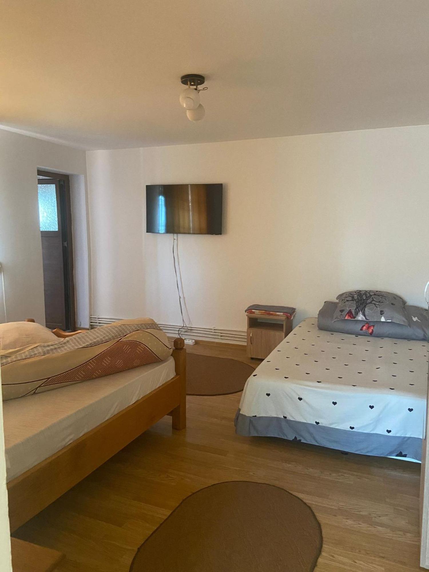 Pensiunea Casa Deny Novaci-Străini Exterior foto